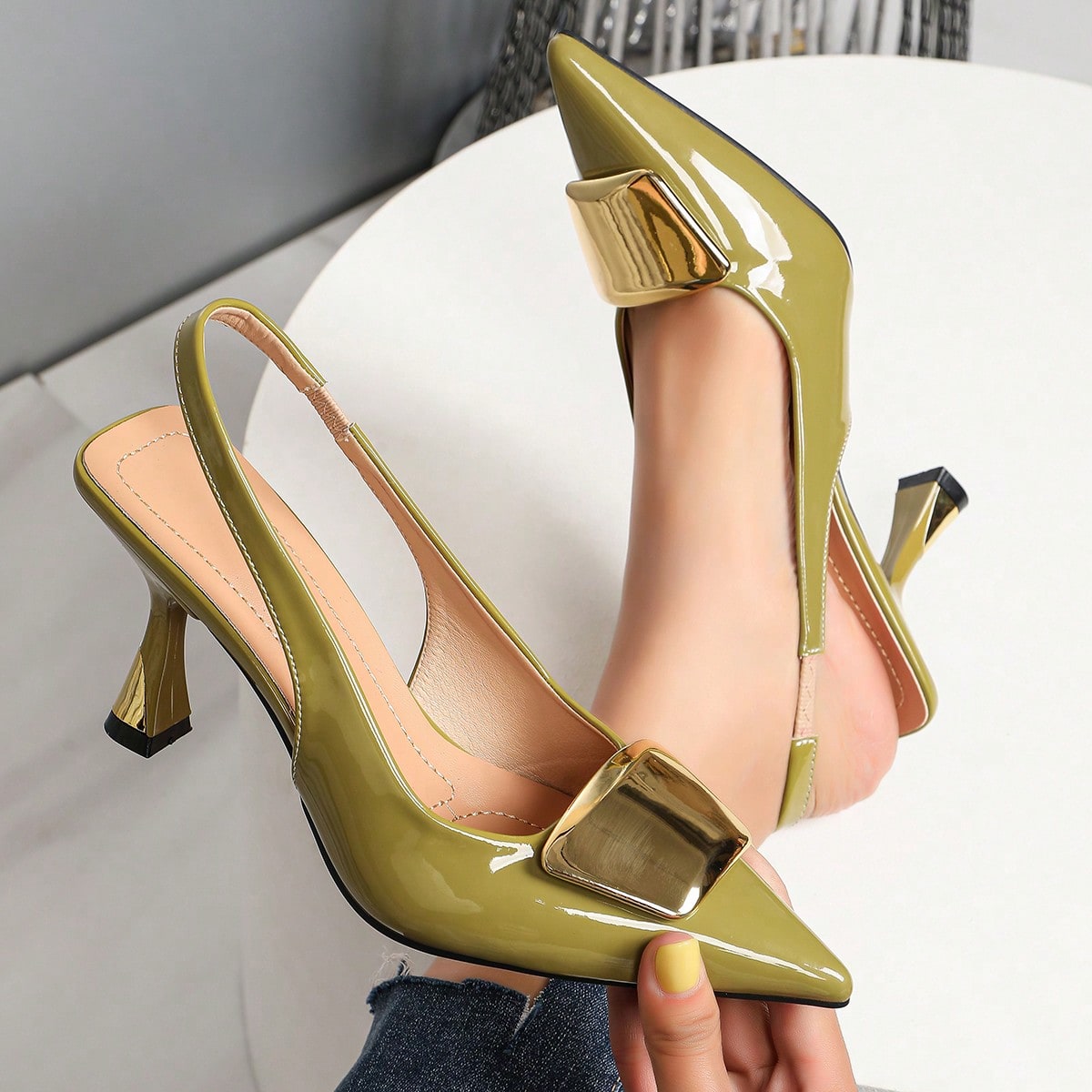 Formal Dress - Sepatu Hak Tinggi Model Slingback dengan